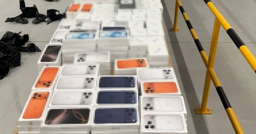 Львівські митники викрили контрабанду понад 500 iPhone та іншої техніки Apple на понад 35 млн грн
