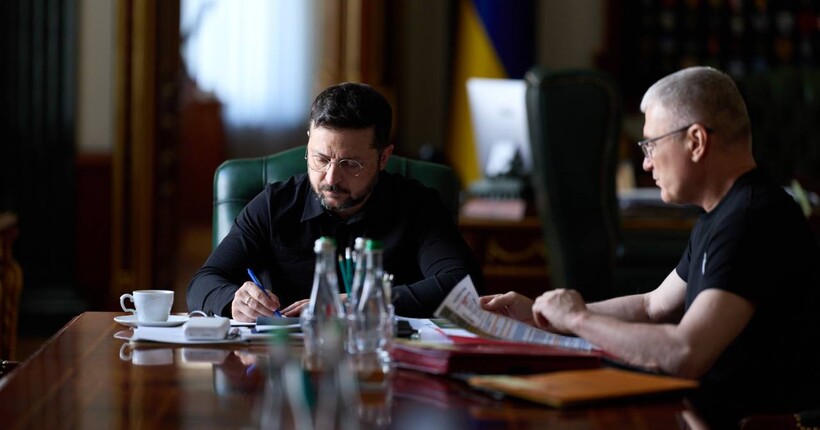 Кремль стягнув ППО з російських регіонів у Москву та до Керченського мосту - Зеленський