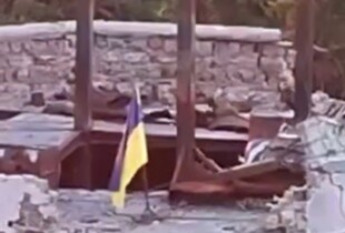 Український прапор замайорів на Кінбурні: окупанти відступають з позицій (відео)