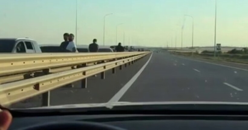 В черзі перед Кримським мостом застрягло 2800 авто