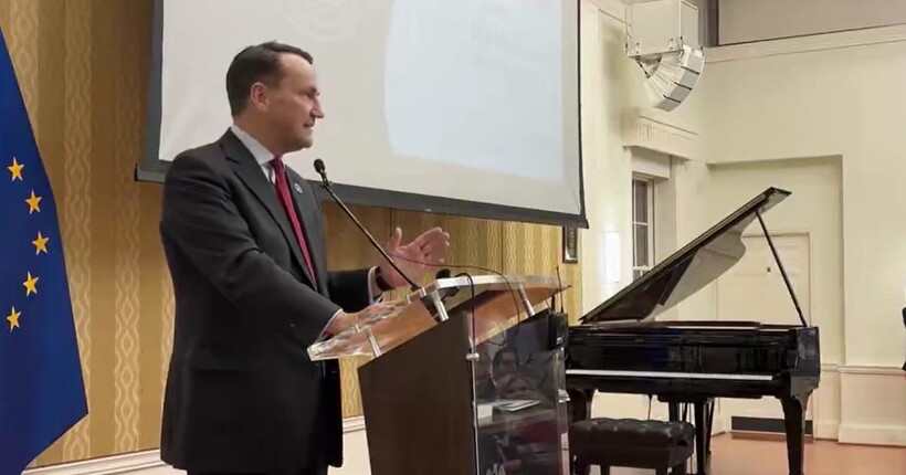 росія може влаштувати операцію “під чужим прапором” для нападу на НАТО – Сікорський