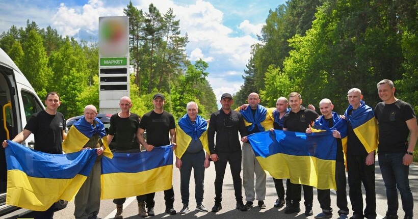 Обмін полоненими: СБУ показала ексклюзивні фото і відео повернення цивільних українців