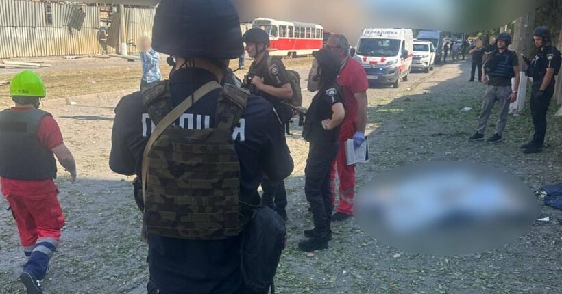 Росіяни скинули КАБ на Харків: загинула молода жінка, 12 осіб постраждали