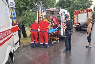 На Волині блискавка вдарила біля озера: сім людей втратили свідомість