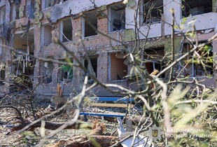 Під ударом будинки, підприємства і АЗС, десятки поранених: наслідки обстрілів за добу