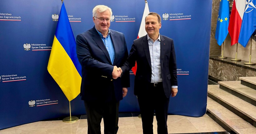 Очільники МЗС України і Польщі провели зустріч у Варшаві