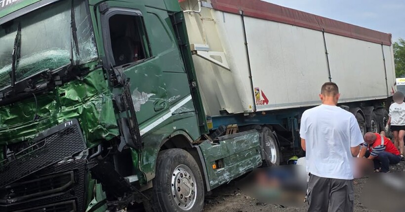 На Миколаївщині сталася смертельна ДТП: дев'ятеро загиблих, восьмеро поранених