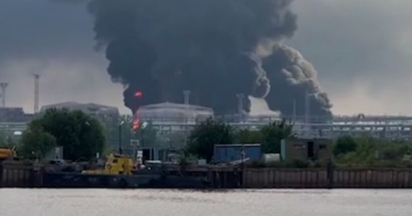 Українські дрони атакували нафтовий термінал під Петербургом і Кронштадт: Зеленський підтвердив ураження