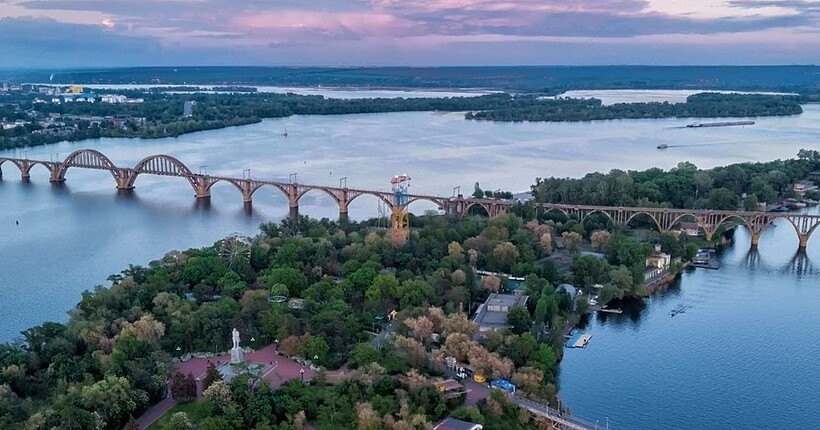 У Дніпрі після російської атаки поранені семеро людей