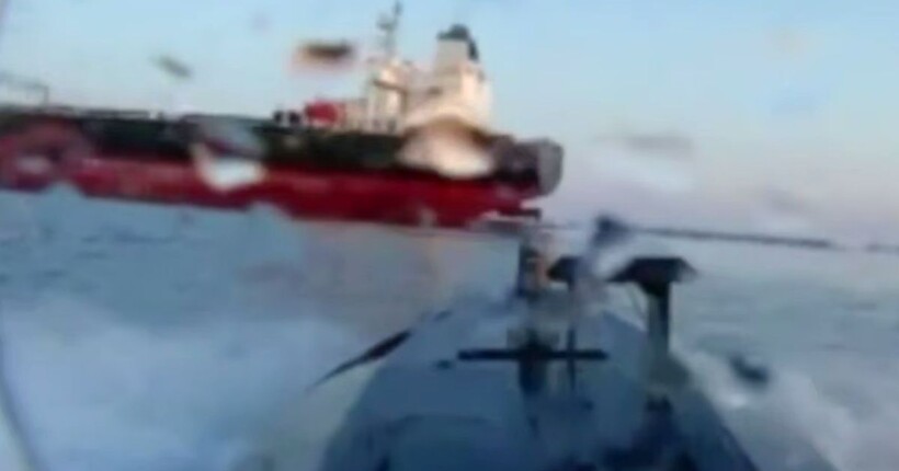 СБУ показали бойову роботу морського дрона Sea Baby по танкеру 