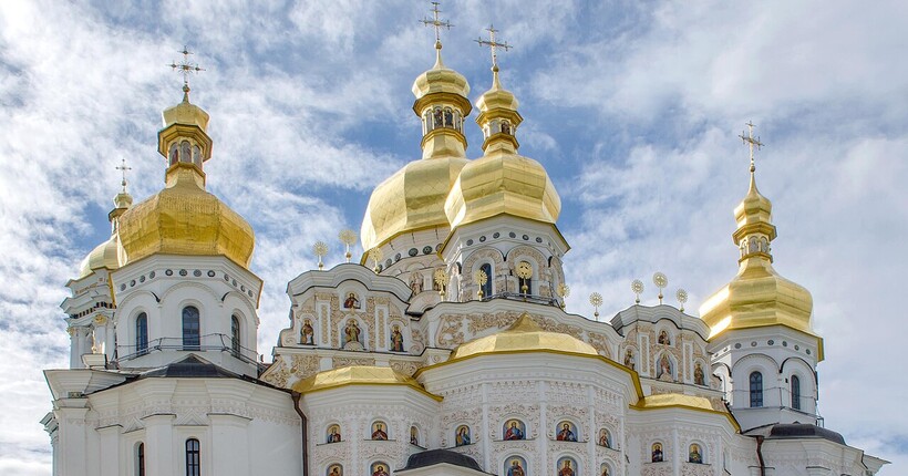 Успенський собор після атаки дрона: у Лаврі показали, як рятують святиню (відео)