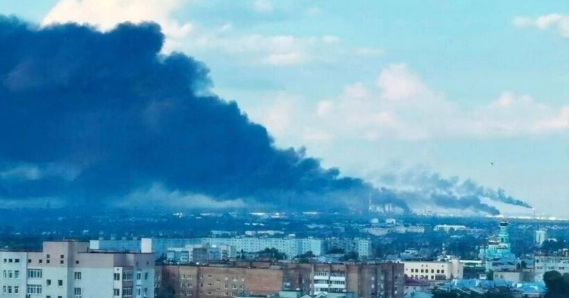 Українські далекобійні БпЛА завдали нового удару по Сизранському НПЗ (відео)