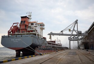 Ворог атакував два цивільні судна в Чорному морі: загинув капітан, є поранені