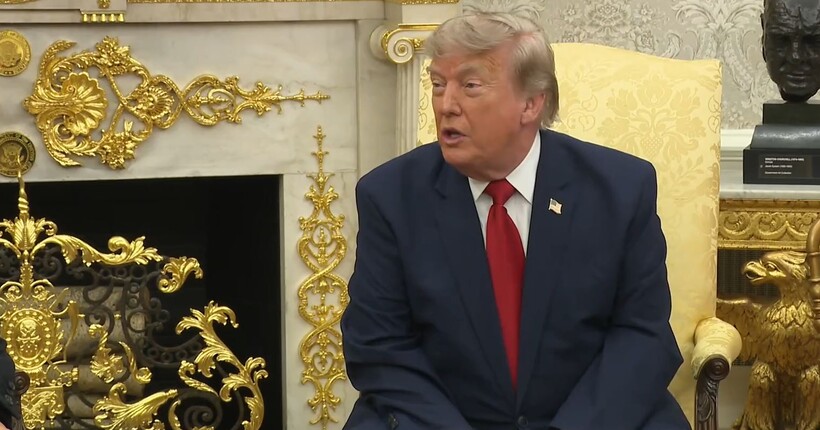 У США вперше показали золоту монету із зображенням Трампа