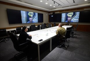 Зеленський провів нараду з бойовими командирами: подробиці