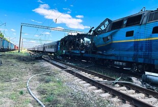 Війська рф завдали удару по пасажирському поїзду Київ-Запоріжжя