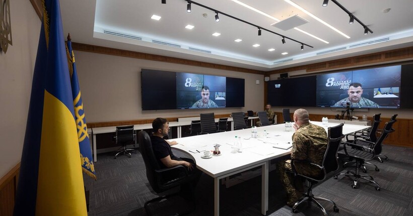 Зеленський провів нараду з командирами корпусів: подробиці