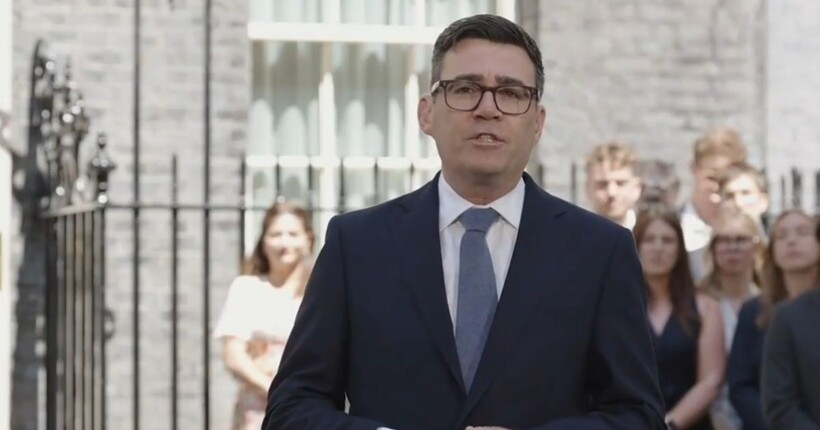 Енді Бернем став новим прем'єром Великої Британії