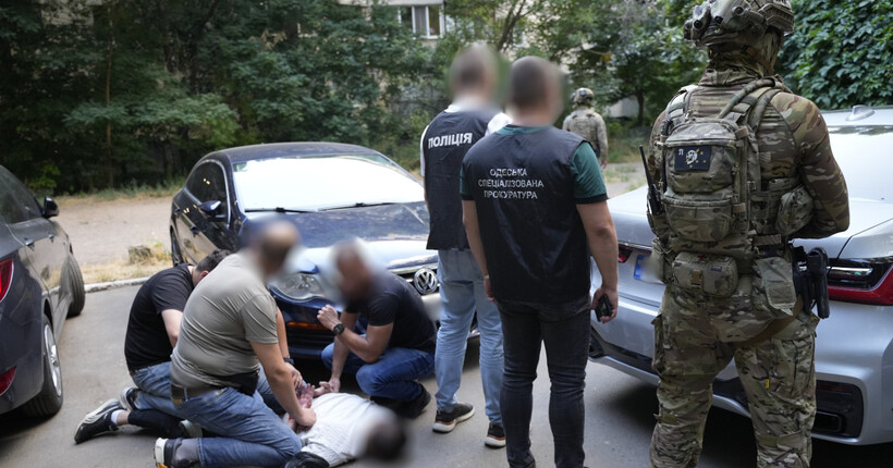 На Одещині затримали командира взводу за хабар у $5000 за зняття з розшуку ТЦК
