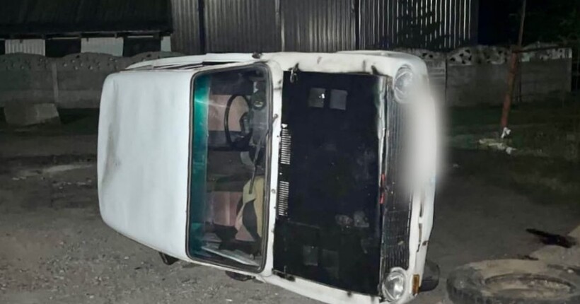 На Київщині п’яний 17-річний водій ВАЗ збив трьох людей на зупинці