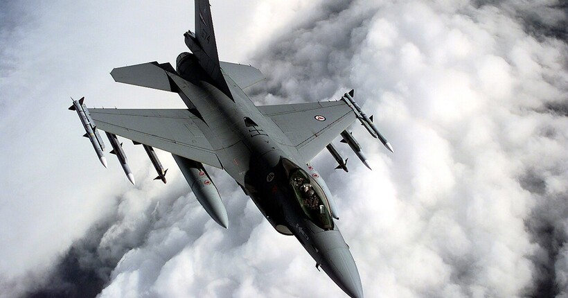 F-16 збив дрон над Румунією: безпілотник встиг залетіти вглиб країни