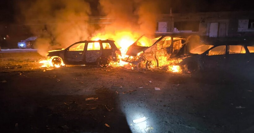 Удар балістикою по Києву: у трьох районах виникли пожежі, є постраждалі