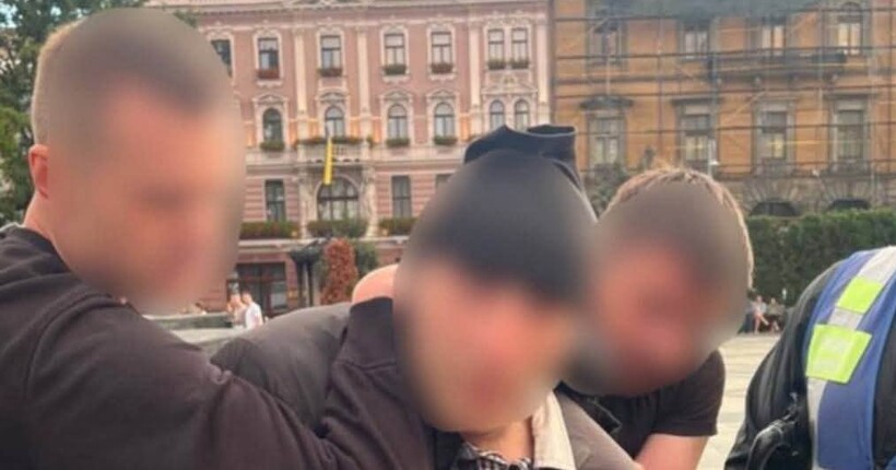 У Львові під час акції затримали чоловіка у балаклаві з ножем
