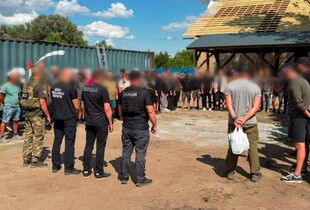 На Одещині командир військової частини залучив підлеглих до будівництва свого будинку