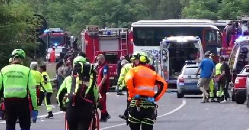В Італії сталася велика ДТП за участю автобуса, легковиків та фургону: шість загиблих