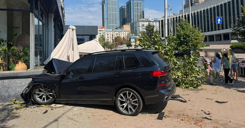 ДТП у Києві: поліцейські показали відео моменту аварії двох BMW