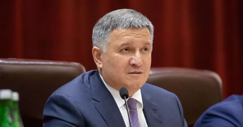 З обшуками сьогодні правоохоронці завітали й до Авакова: що шукали в екс-міністра