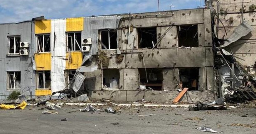Ворог вдарив по складах торговельної мережі у Дніпрі: є загиблі і поранені