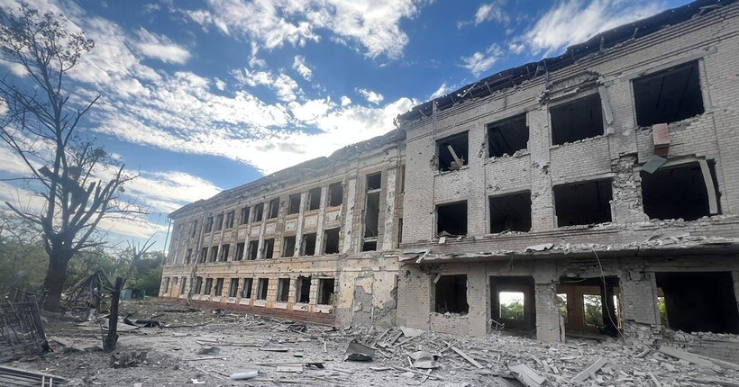Ворог завдав понад 1100 ударів по Донеччині: шестеро людей постраждали