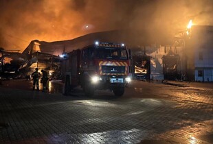 У Борисполі на Київщині ворожий БпЛА поцілив у житлову багатоповерхівку: які наслідки