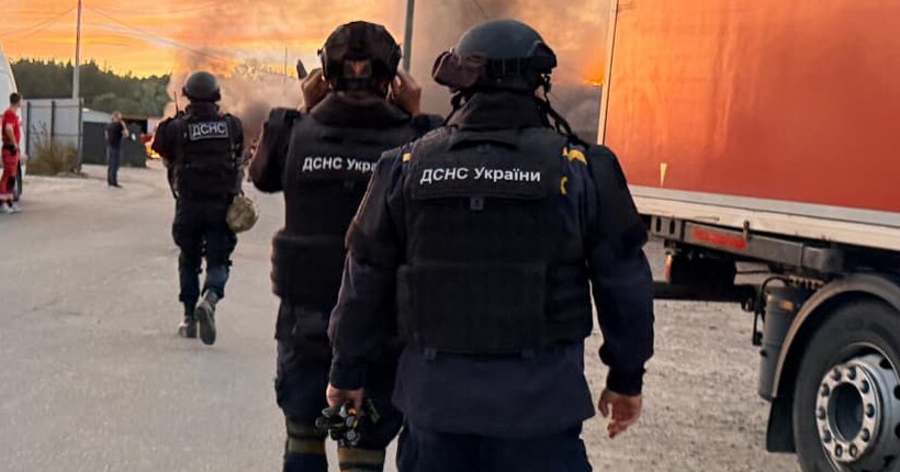 Ворожий дрон атакував Хмельницький: пошкоджено житловий будинок, є постраждалі