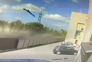 З'явилося відео моменту цілеспрямованого удару рф по телеканалу 