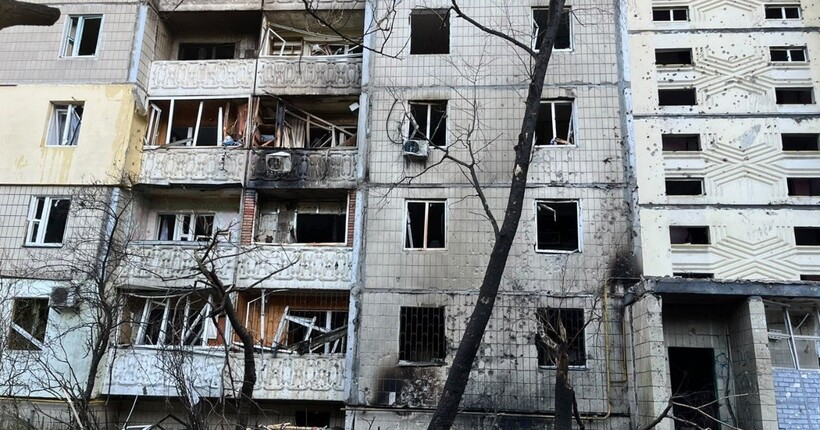 У Києві дрон рф завдав удару по житловій багатоповерхівці: є жертви