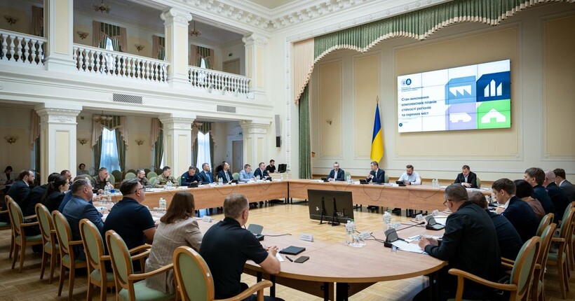 Корецький провів засідання Оперативного координаційного центру з реалізації планів стійкості регіонів