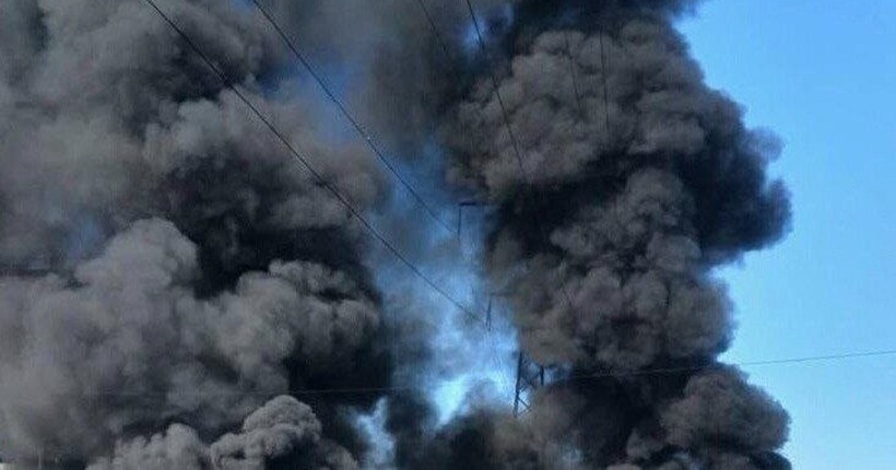 рф повторно атакувала Дніпро: пошкоджено підприємство харчової промисловості, є загиблі