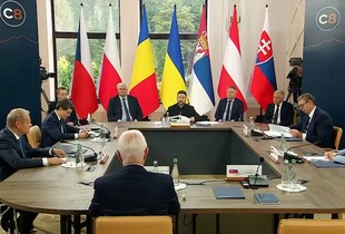 Карпати не розділяють, а об'єднують: головне з промови Зеленського на саміті C8 у Буковелі