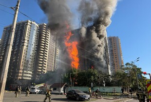 Ворог повторно атакував адмінбудівлю в Одесі під час ліквідації першого удару