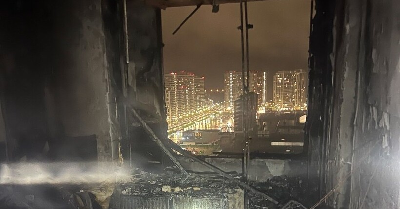 У Києві виникла пожежа у багатоповерхівці: рятувальники евакуювали 20 людей