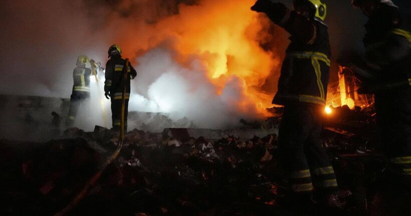 Наслідки атаки на Київщині: пошкоджено дев'ять об'єктів, горіло підприємство