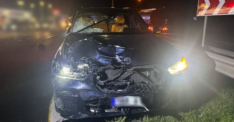 На Житомирщині BMW X5 наїхав на двох підлітків, які переходили дорогу на трасі Київ-Чоп: один з хлопців загинув