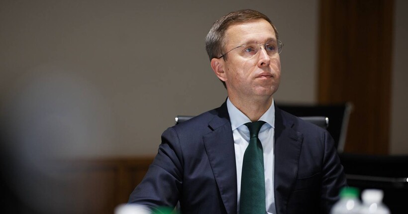 В Україні зупинять перекладання бруківки і нові будівництва: уряд урізає непріоритетні видатки