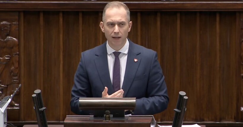 Польща відмовиться від правила мирного часу для збиття ракет і дронів з боку росії