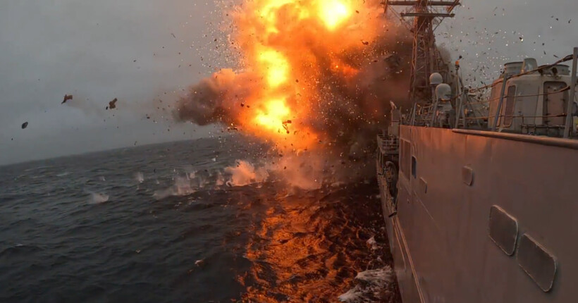 США і Британія потопили USS Klakring, який в 2009 заходив в Севастополь (відео)