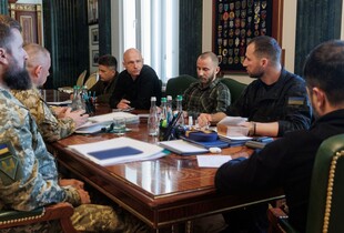 Зеленський: далекобійні операції на жовтень затверджені, є рішення щодо реактивних дронів