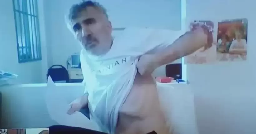 У Тбілісі перервали суд над Саакашвілі після того, як він продемонстрував свій фізичний стан