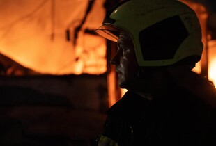 Нічна атака на Київ: є загиблий і постраждалі після удару по 25-поверхівці